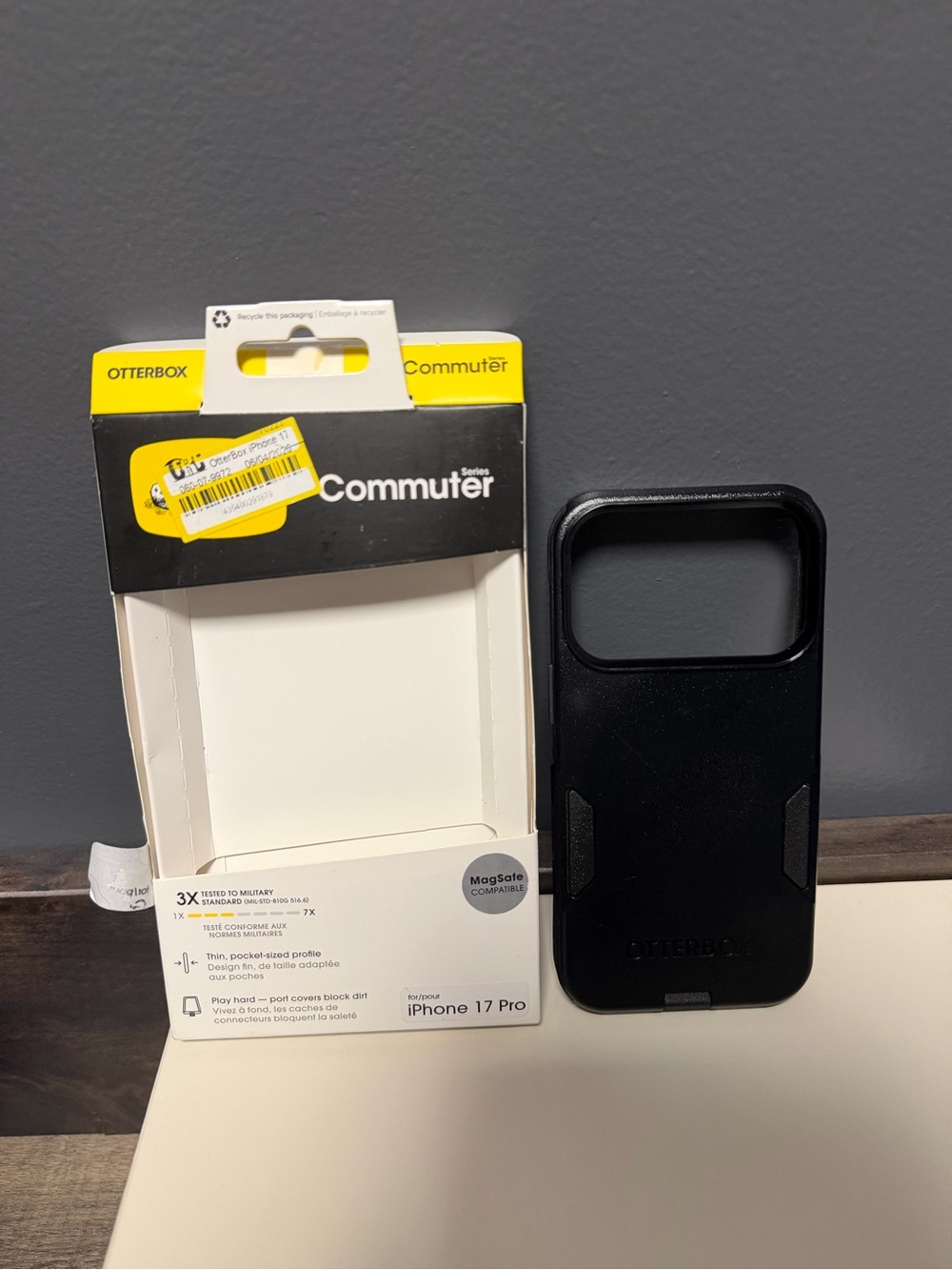 OtterBox Commuter Series for IPhone 17 Pro Case Black NWT